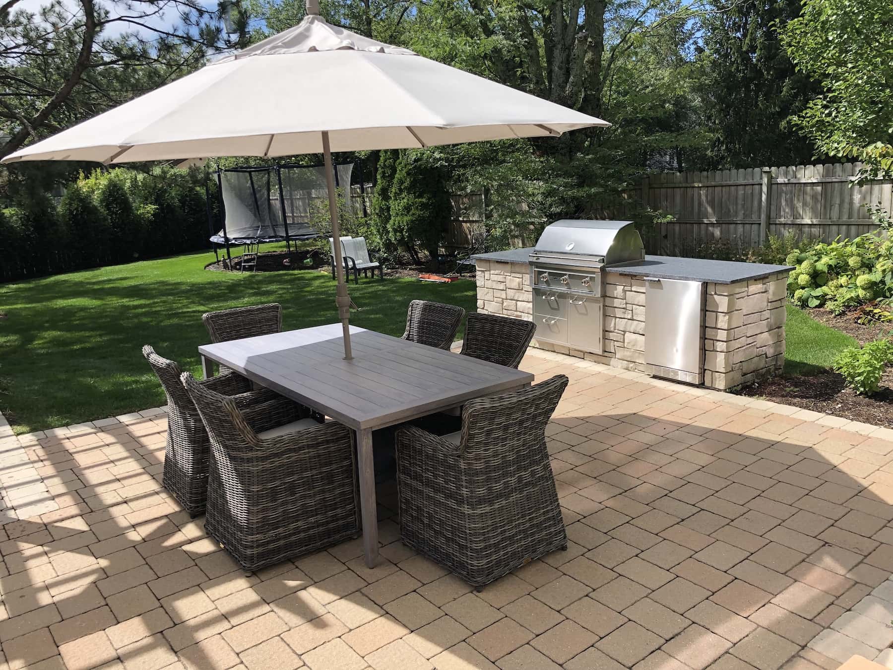 Outdoor Dining With Outdoor Kitchen Northbrook, IL