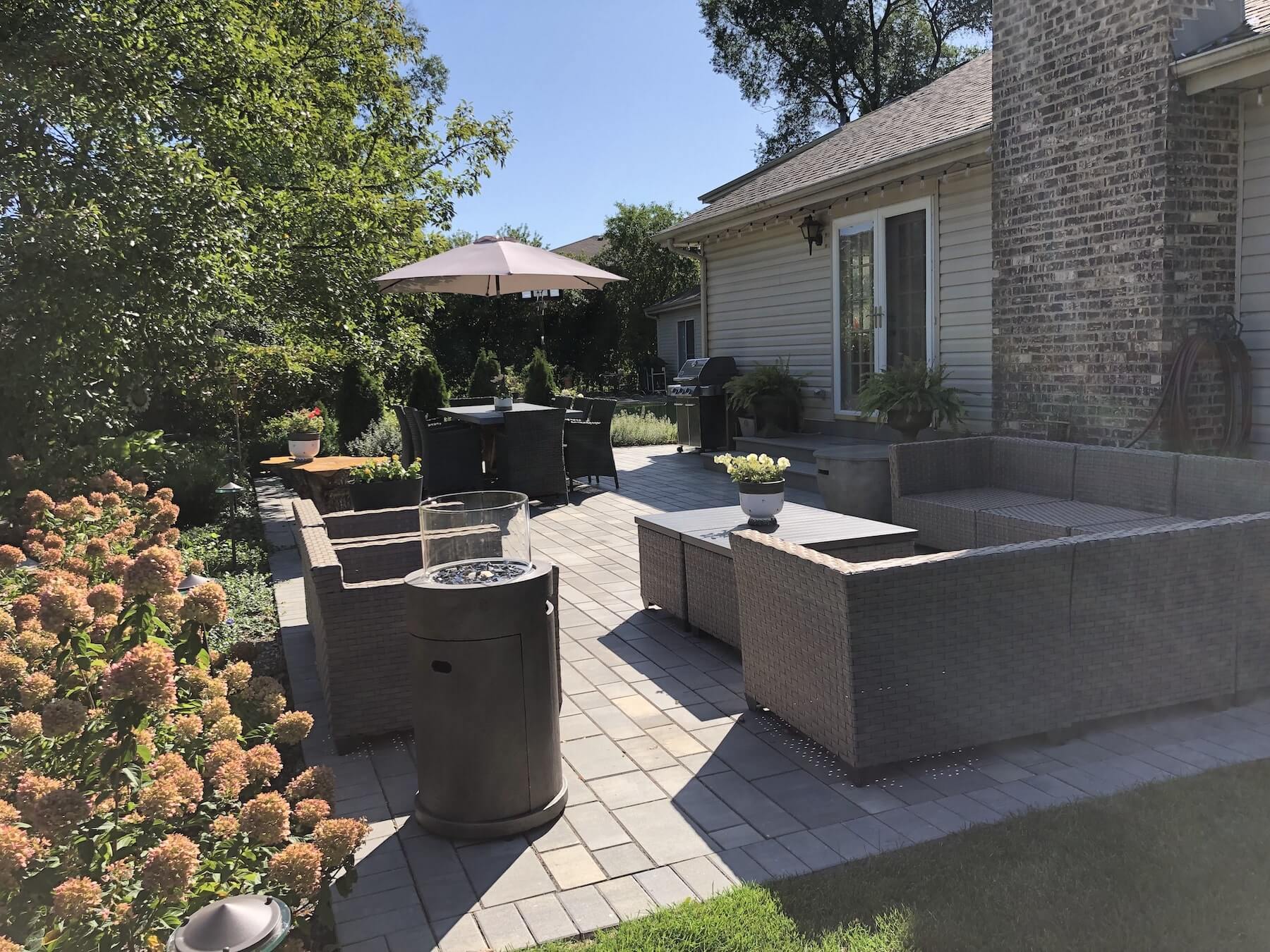 Backyard Paver Patio and Outdoor Furniture Northbrook Il
