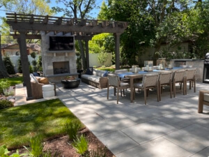 Outdoor living and dining spaces northbrook il